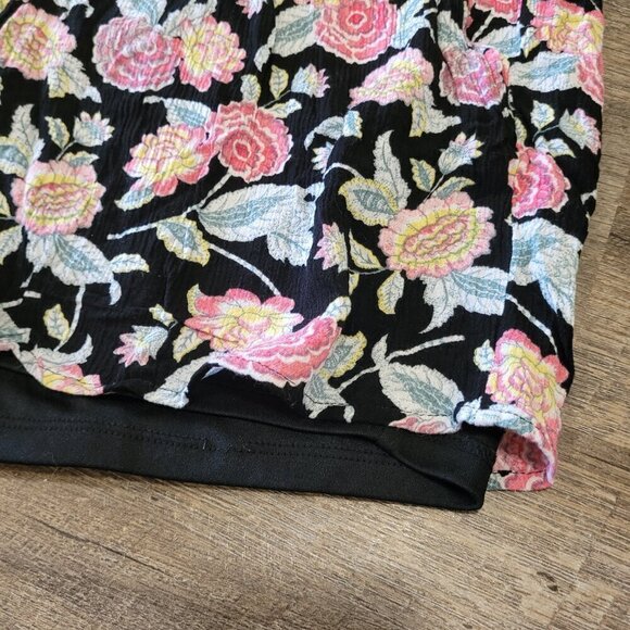 TORRID | Floral Shorts | Sz. 1X - Picture 2 of 4